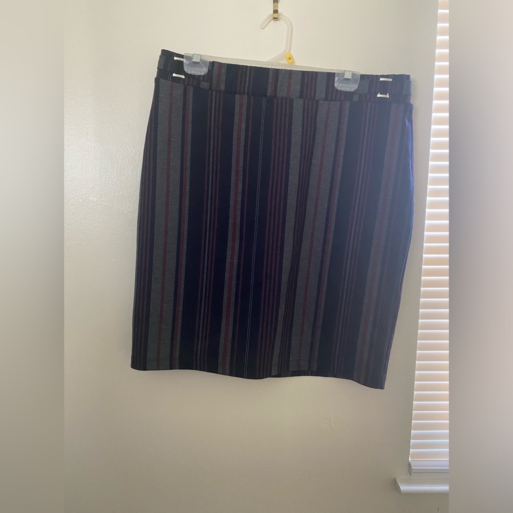 89TH + MADISON - STRIPED BLACK & GRAY SKIRT